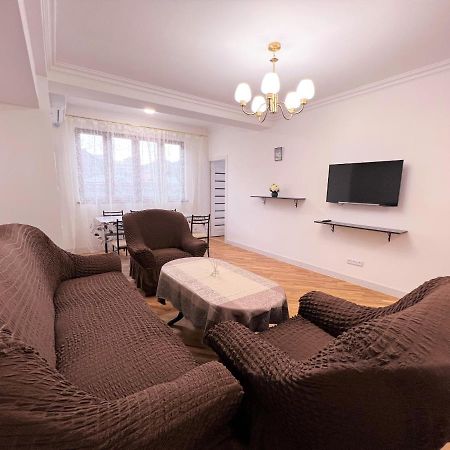 Апартаменты Cosy Apt Near Republic Square Ереван Экстерьер фото