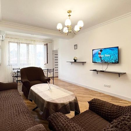 Апартаменты Cosy Apt Near Republic Square Ереван Экстерьер фото